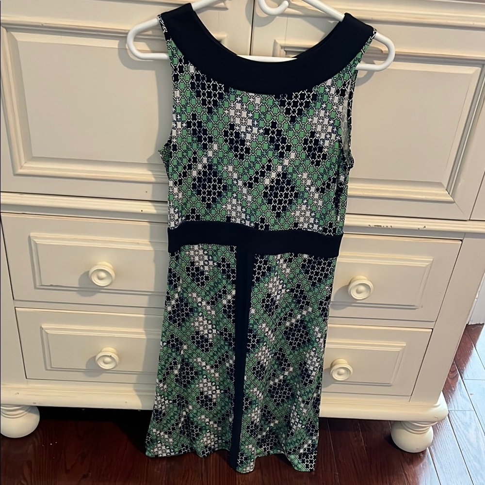 Geometric Green and Black Sleeveless Dress